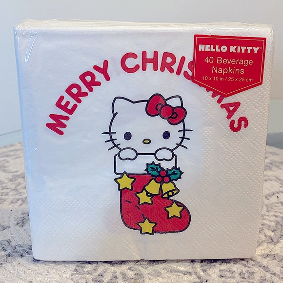 🎄🎀Hello Kitty Set of Disposable Paper Plates, Cups, Napkins & Beverage Napkins - Picture 5 of 7